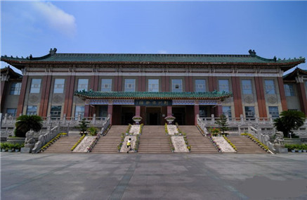 介绍:荆州博物馆,是一座地方综合性博物馆,占地4.8万平方米.